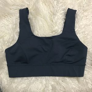 Lululemon size 6 sports bra
